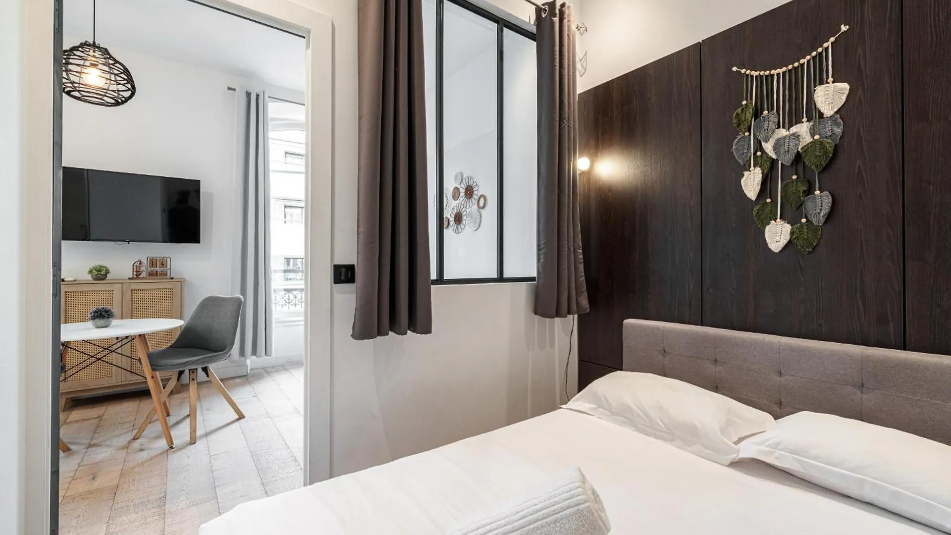 Apartmán Cozy 1 Bdr Downtown Nice 0*,