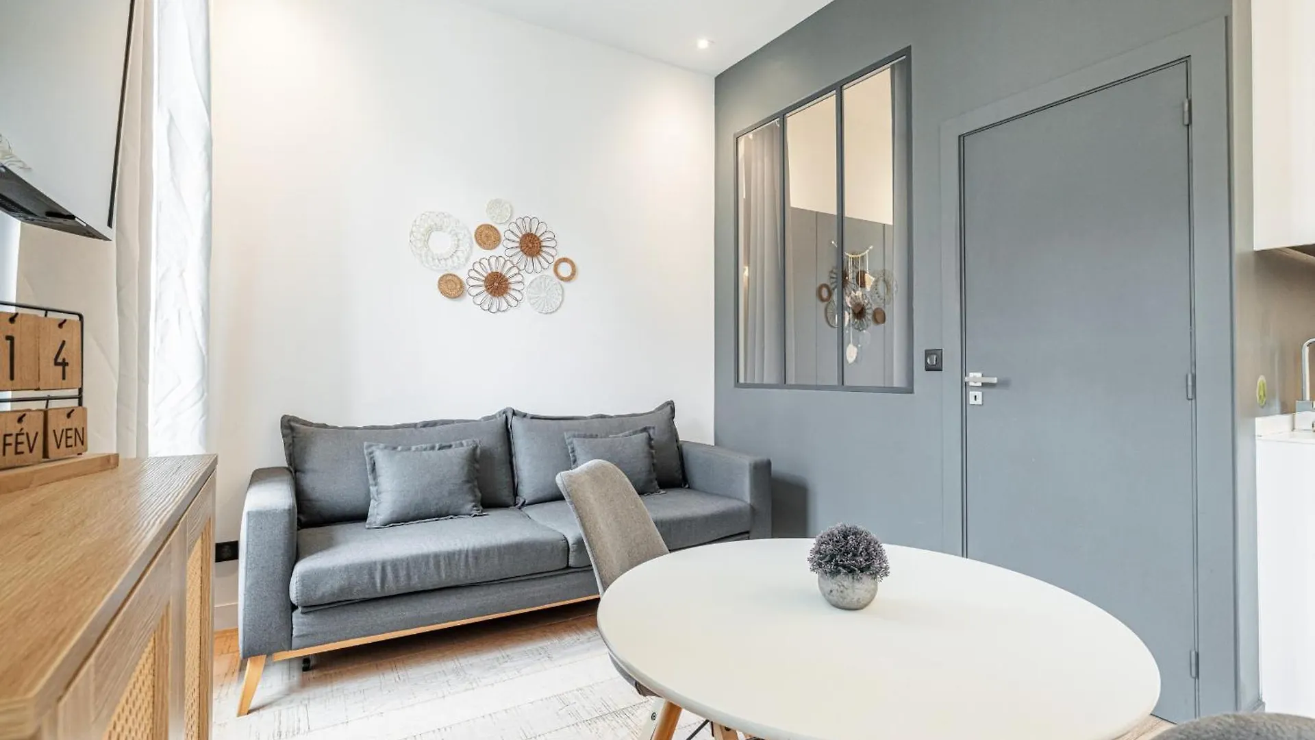 Cozy 1 Bdr Downtown Apartment Nice
