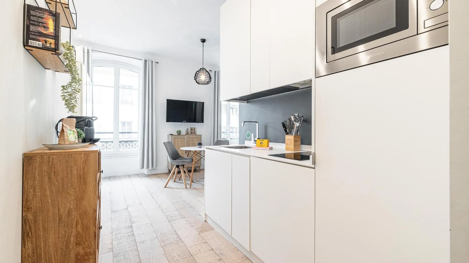Cozy 1 Bdr Downtown Apartment Nice