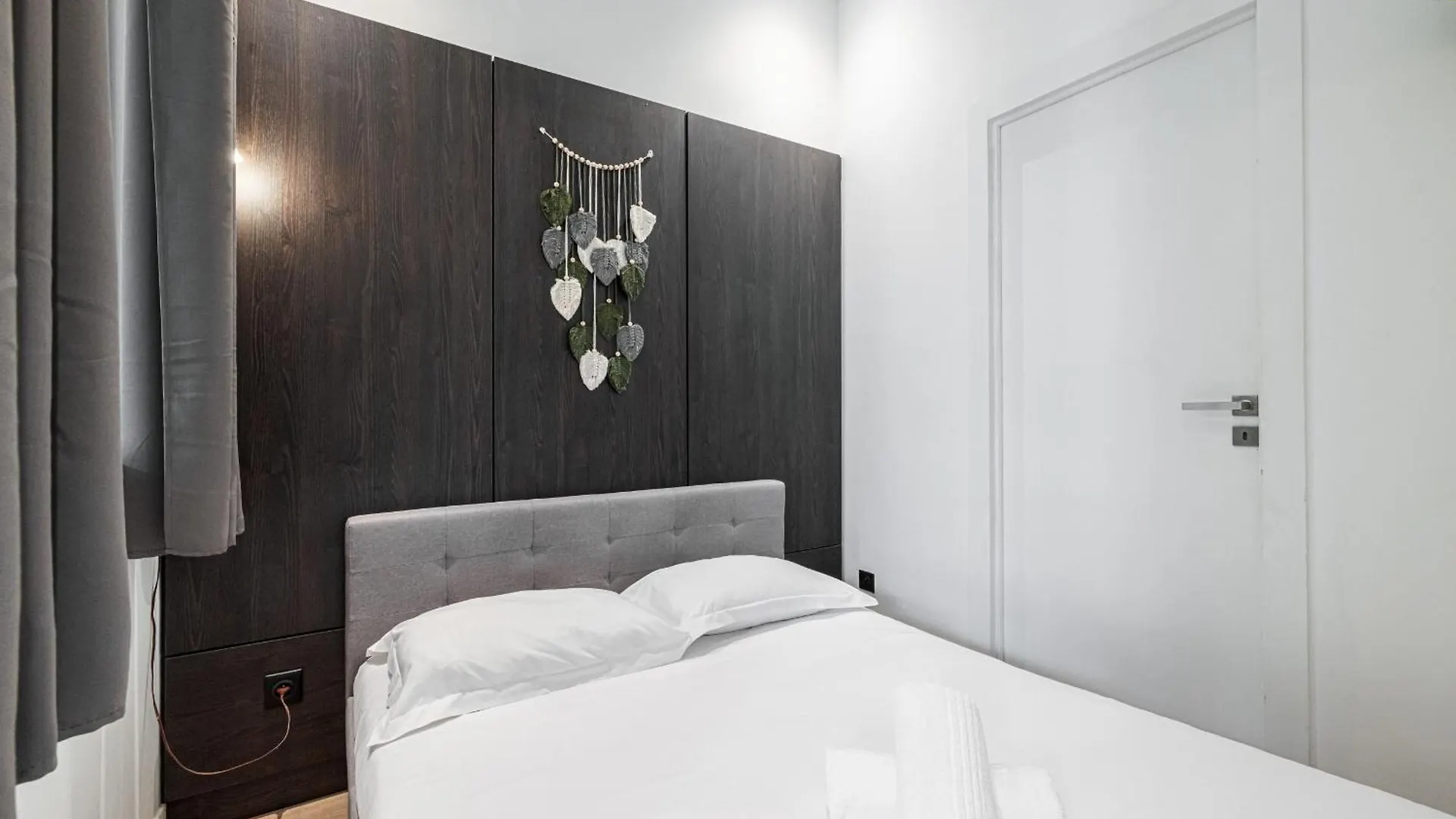 Cozy 1 Bdr Downtown Apartment Nice 0*,  France