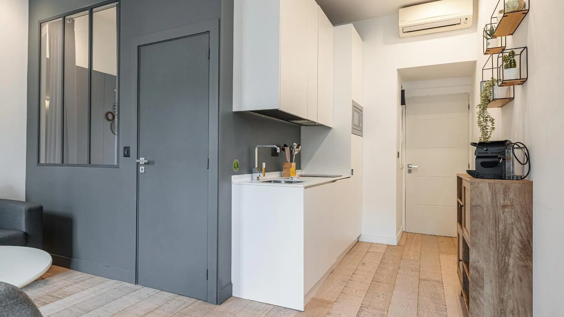 Cozy 1 Bdr Downtown Apartment Nice
