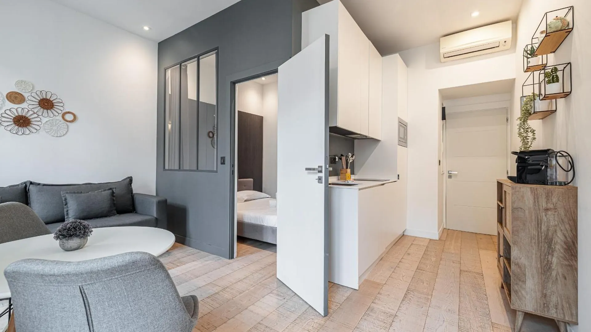 Cozy 1 Bdr Downtown Apartment Nice